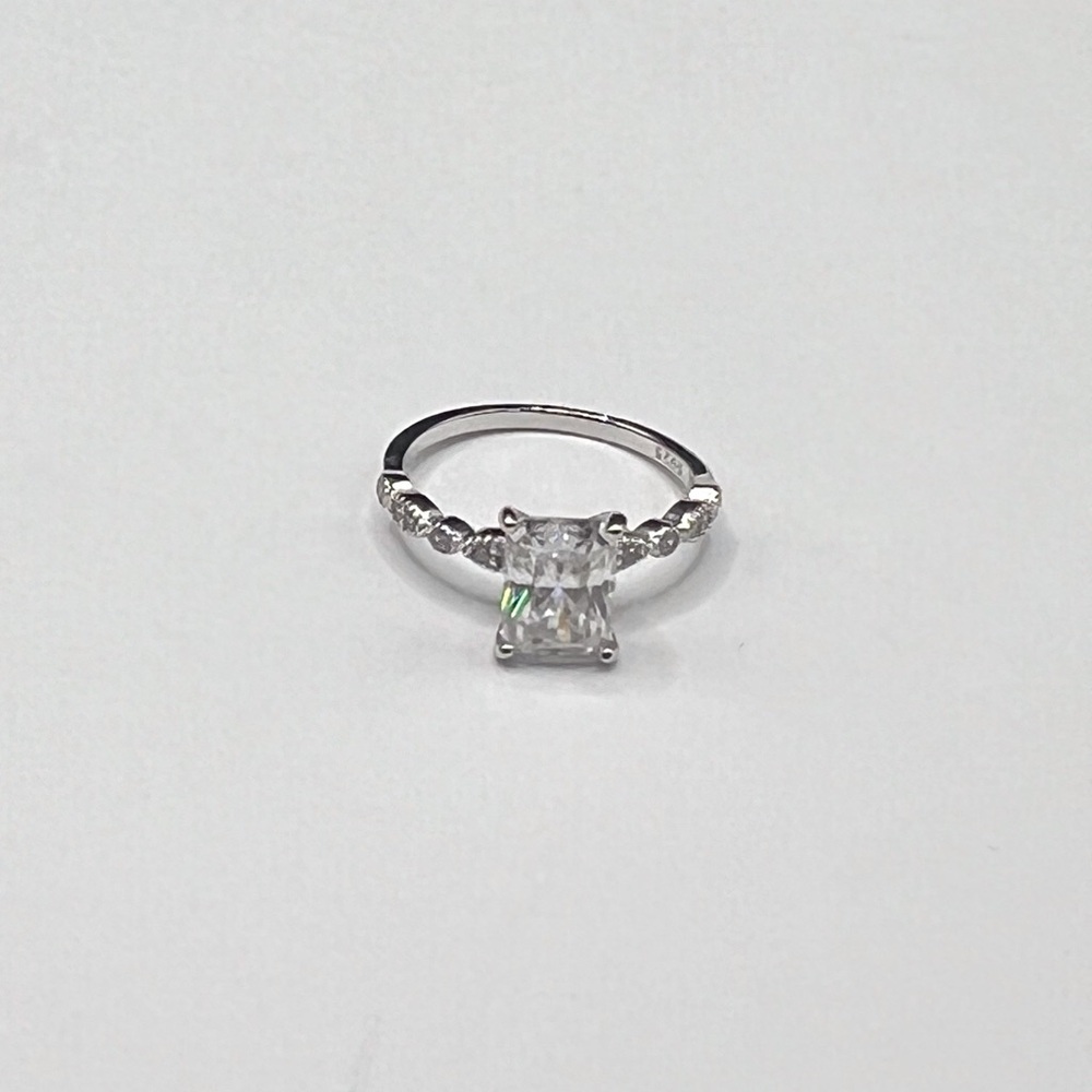 925 Sterling Silver 2.00CT MOISSANITE Women's Ring size 6,7 or 8 - Picture 12 of 17